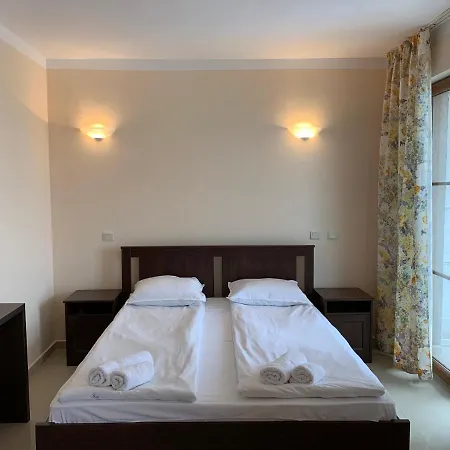 Bay Апартамент *